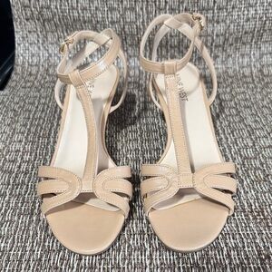 Nine West Beige Strappy Sandals Women’s Size 6.5 New
